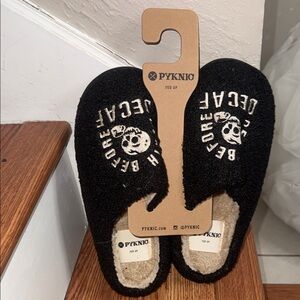 PYKNIC Black Women's Cozy Slip-On Slippers with Fleece Lining